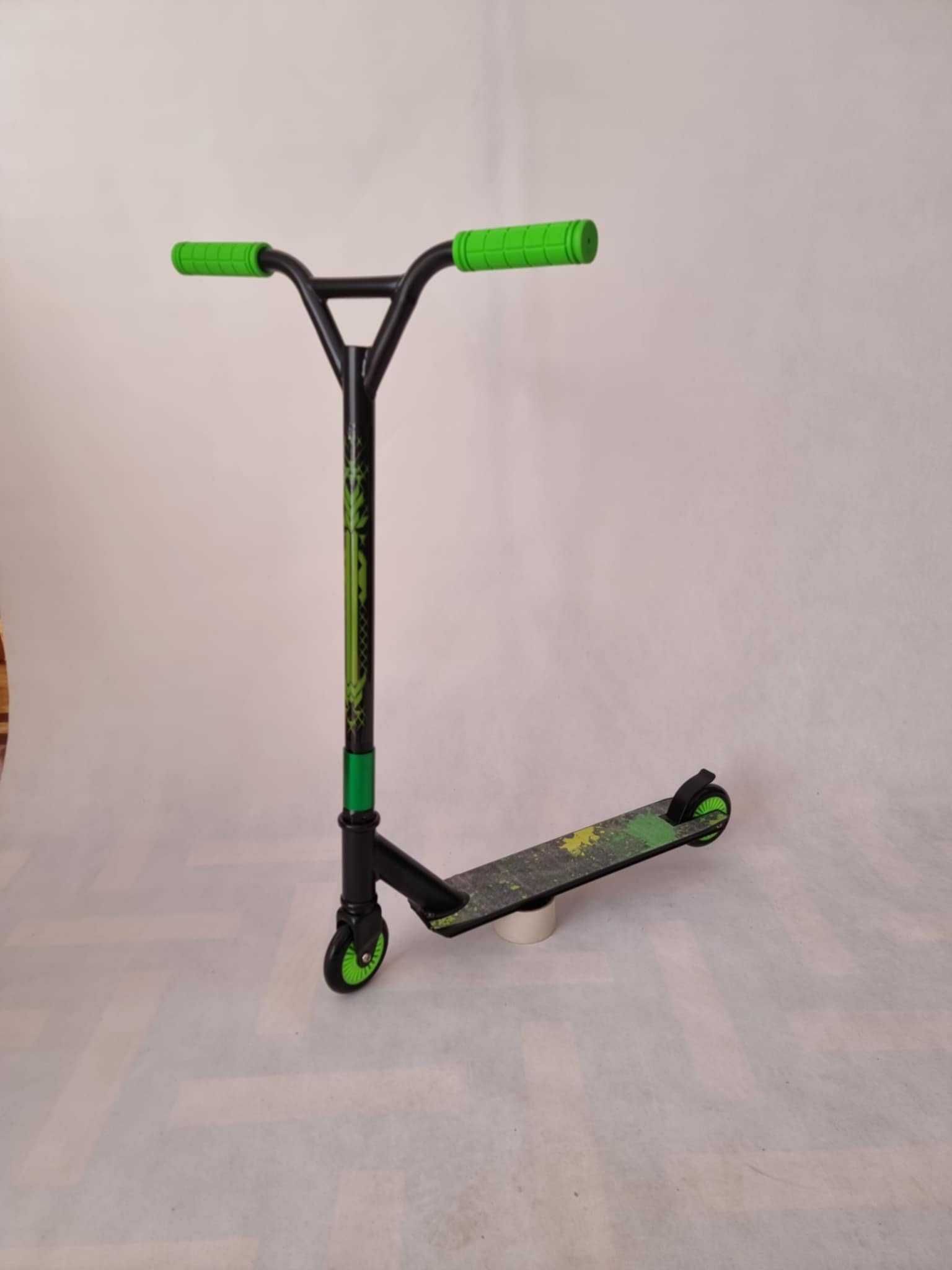 HULAJNOGA Wyczynowa STUNT MOVE IT 100KG Zielona Czarna dla dzieci