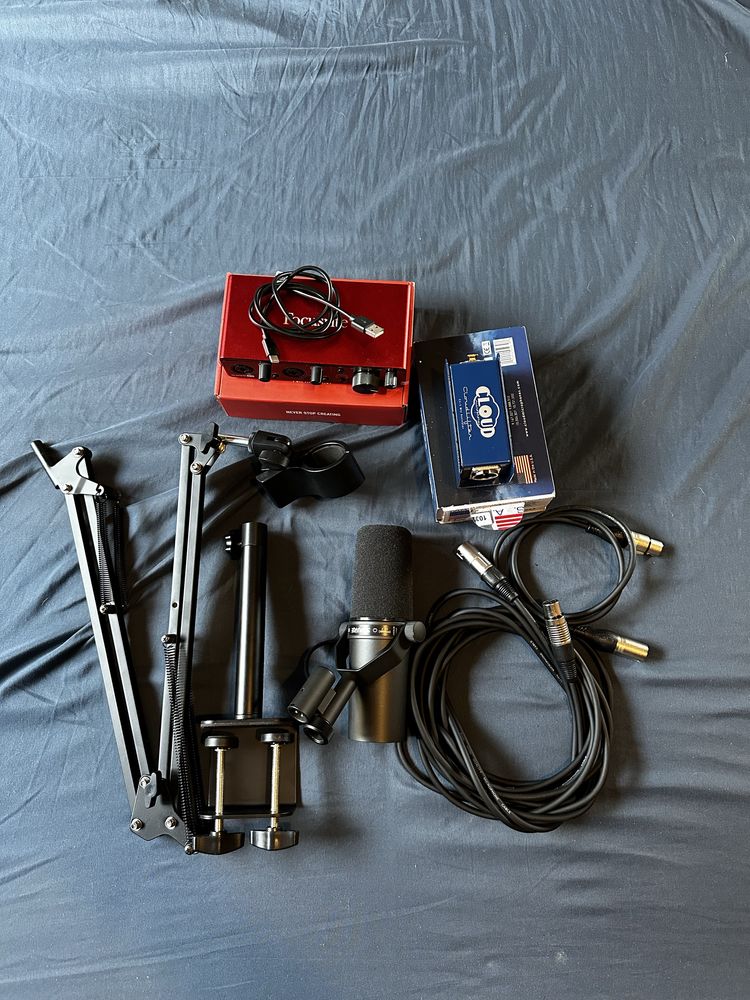 Shure SM7B com Scarlett 2i2 e Cloudlifter – Estado impecável