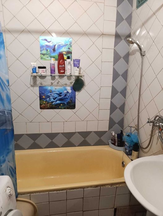 Сдам комнату с балконом, 18 кв.м. в 2-кмн. квартире