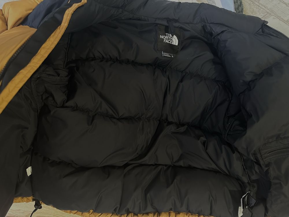 tnf The North Face Nuptse 700