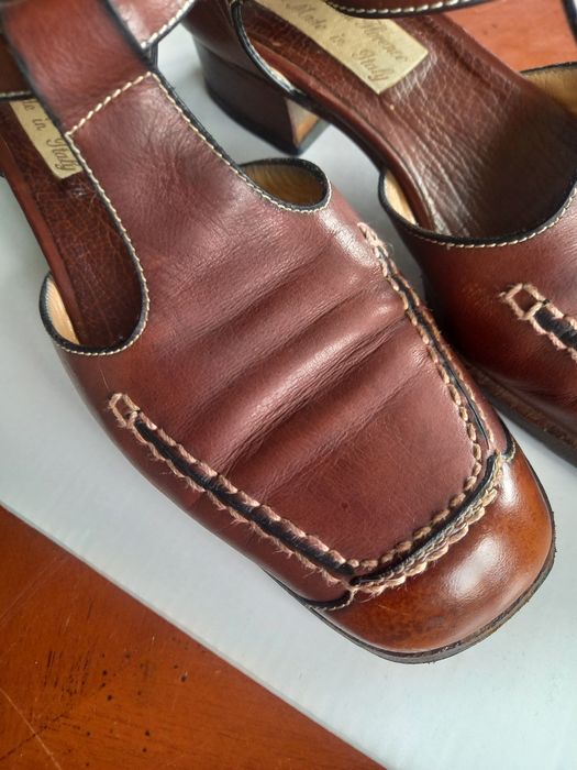 Włoskie brązowe buciki szyte ręcznie