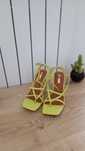 Neonowe zielone sandalki-japonki