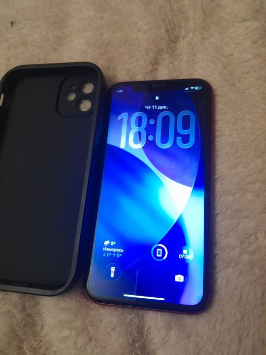 Продам только по городу  Айфон 11  на 64