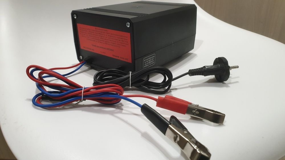 Аида - 11 зарядное устройство импульсное имеет предпусковой режим,