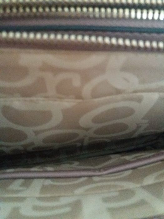 Carteira em verniz da Roccobarrocco