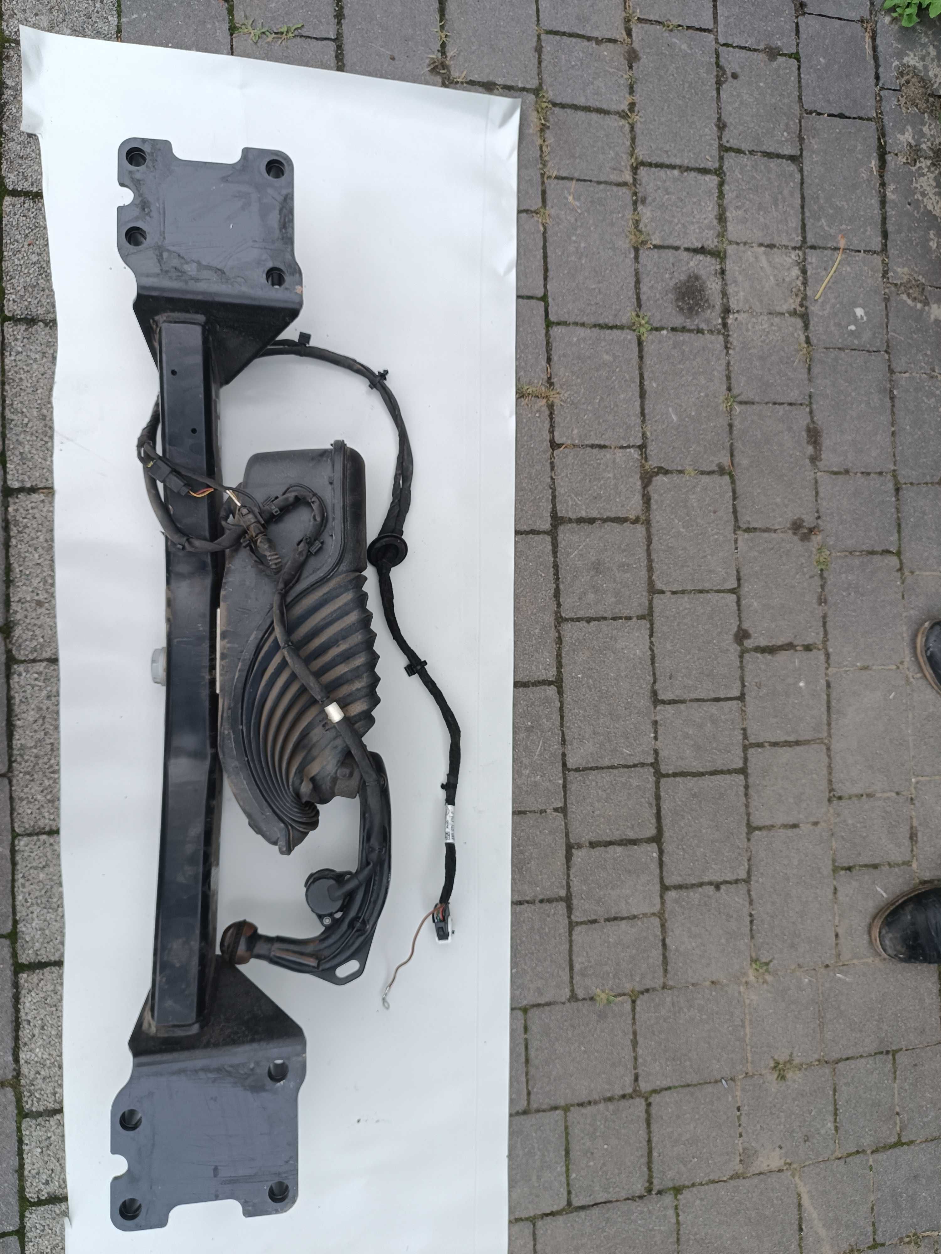 Elektryczny Hak holowniczy Audi Q7 4M0.803.881 J
