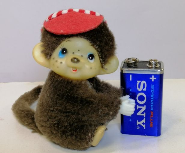 детская игрушка примат обезьянка лапы открываются меховая коричневая