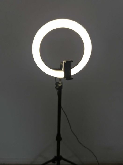 Кольцевая светодиодная LED лампа на штативе, лампа 24см