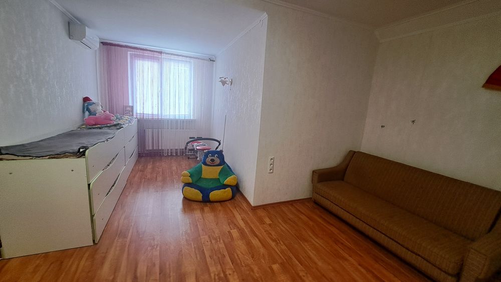 Подобова оренда пів будинку.