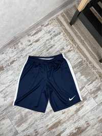 Чоловічі спортивні шорти Nike (розмір М)