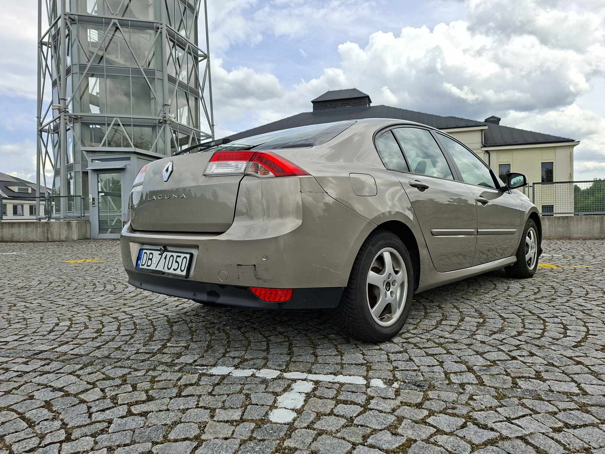 Renault Laguna III, salon Polska