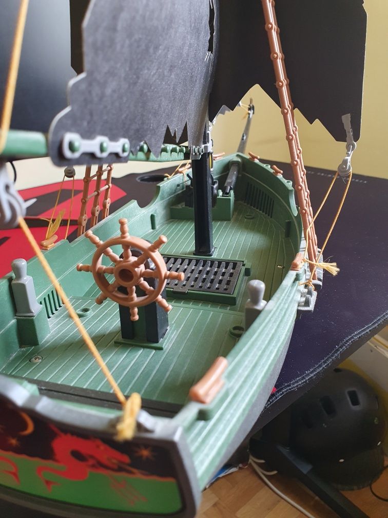 Statek piracki playmobil
