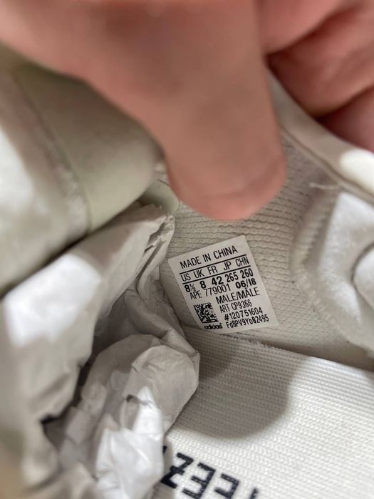 adidas Yeezy boost 350 v2 cream white 42 bone zebra onyx carbon