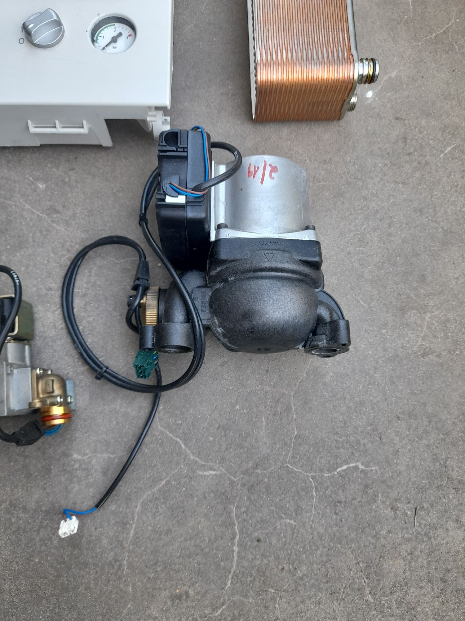 Продам запчастини до котла Vaillant Turbo tec exclusive