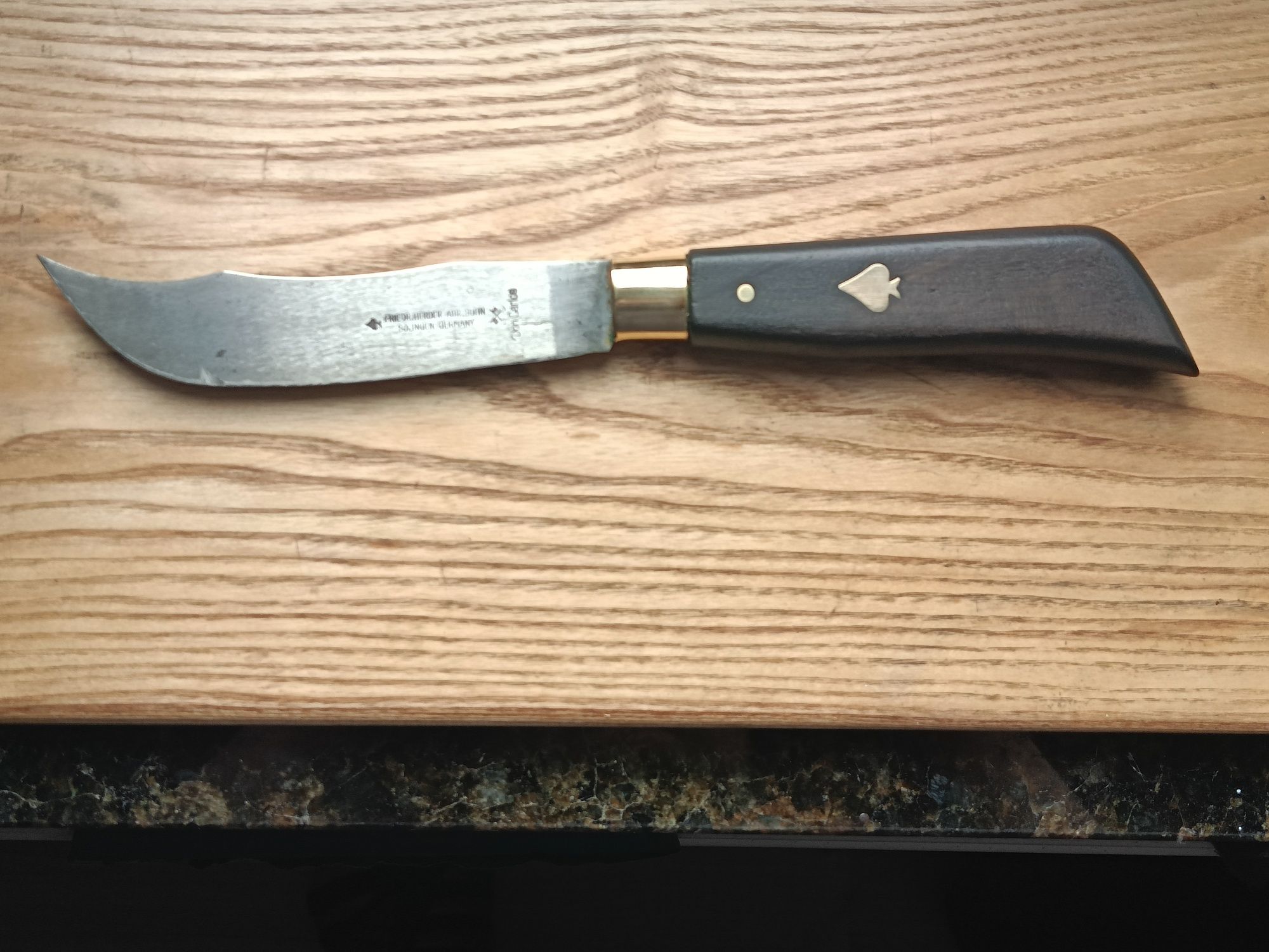 Stary nóż Altes Messer Friedr. Herder

Do sprzedania stary nóż marki A