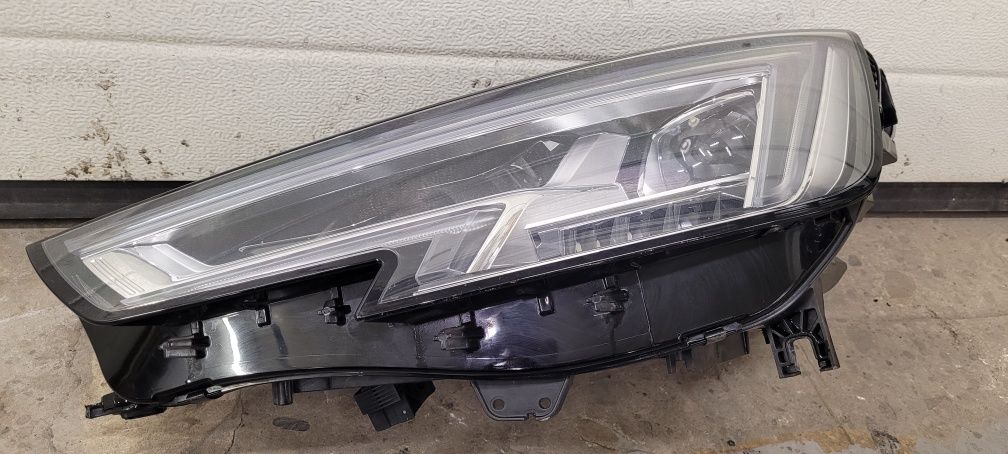 Audi A4 8W0 lampa lewa przednia Full Led