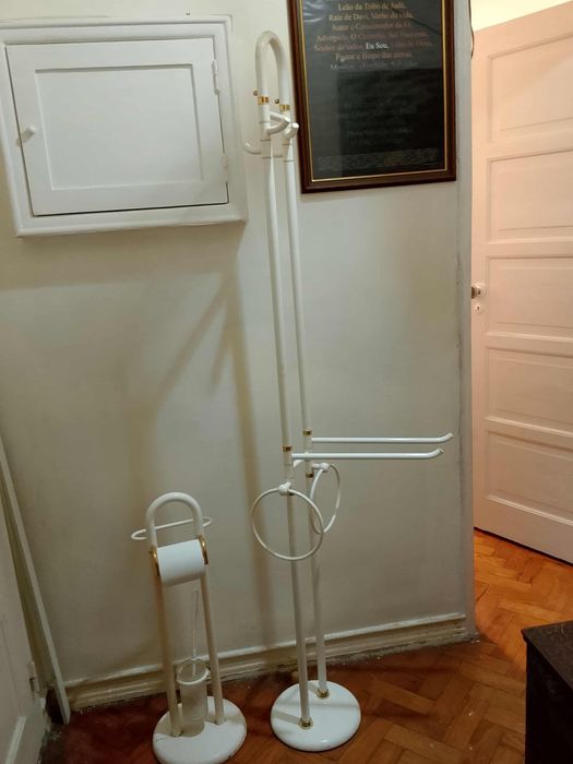 Conjunto toalheiro + suporte rolo wc com piaca