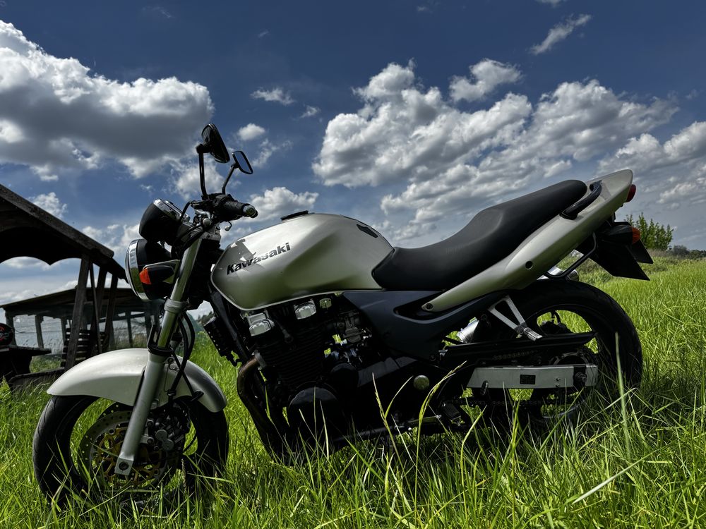 Продам Kawasaki zr -7