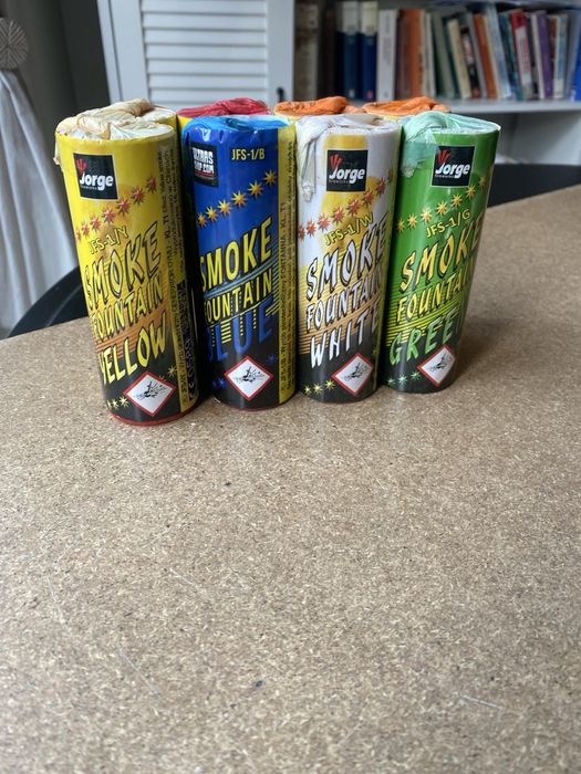 Zestaw 9 kolorowych  świec dymnych Jorge JFS-1