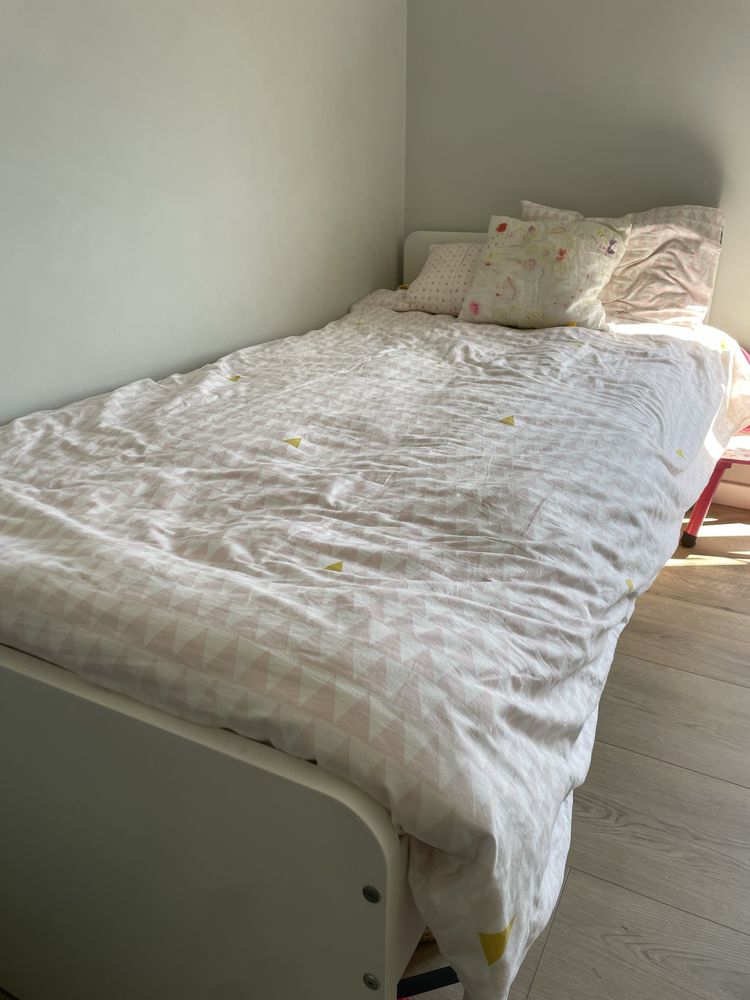 Quarto Completo com Camas e Armarios