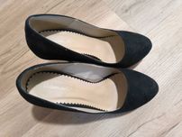 Sapatos preto de salto alto