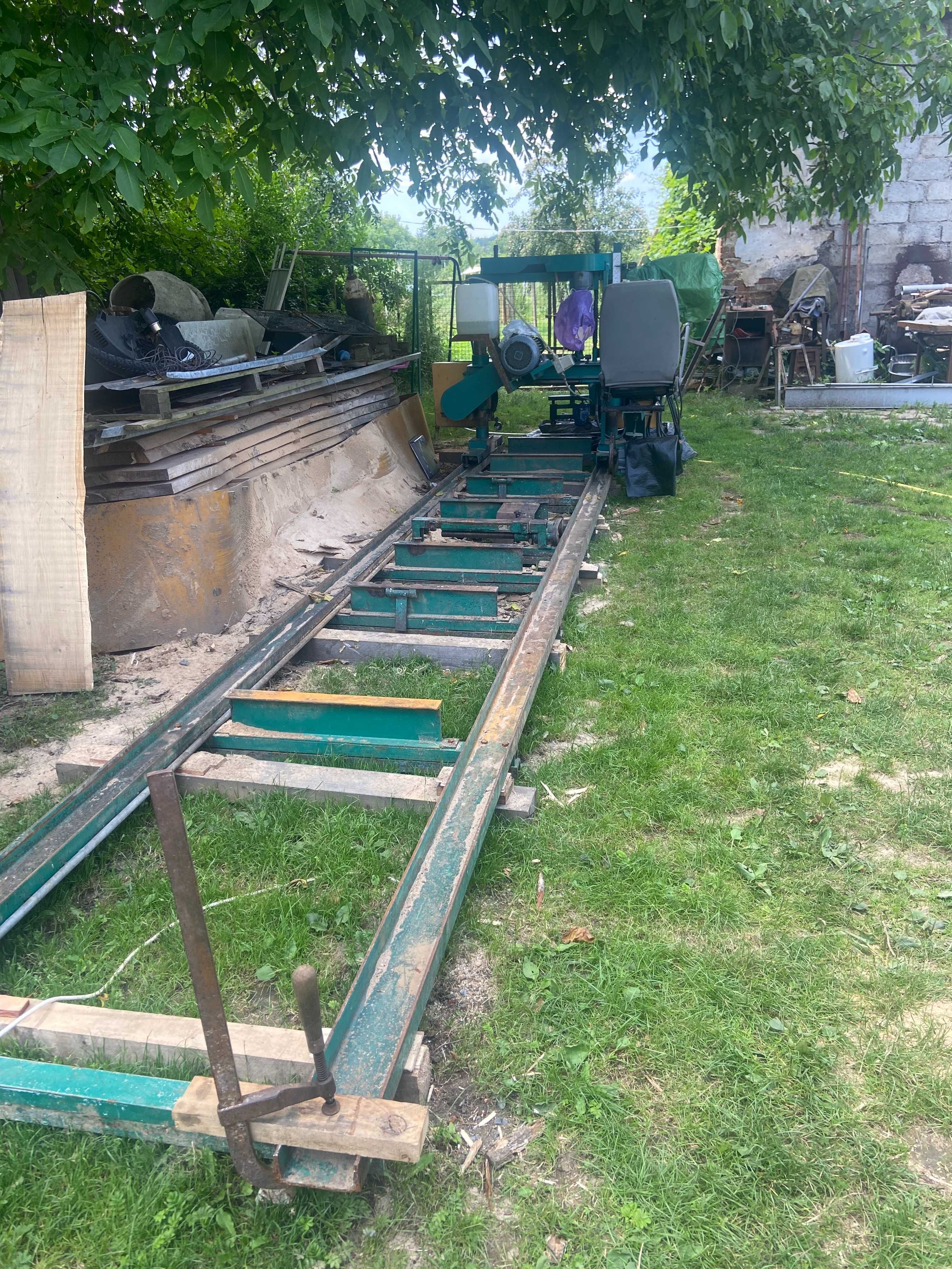 Trak taśmowy do drewna