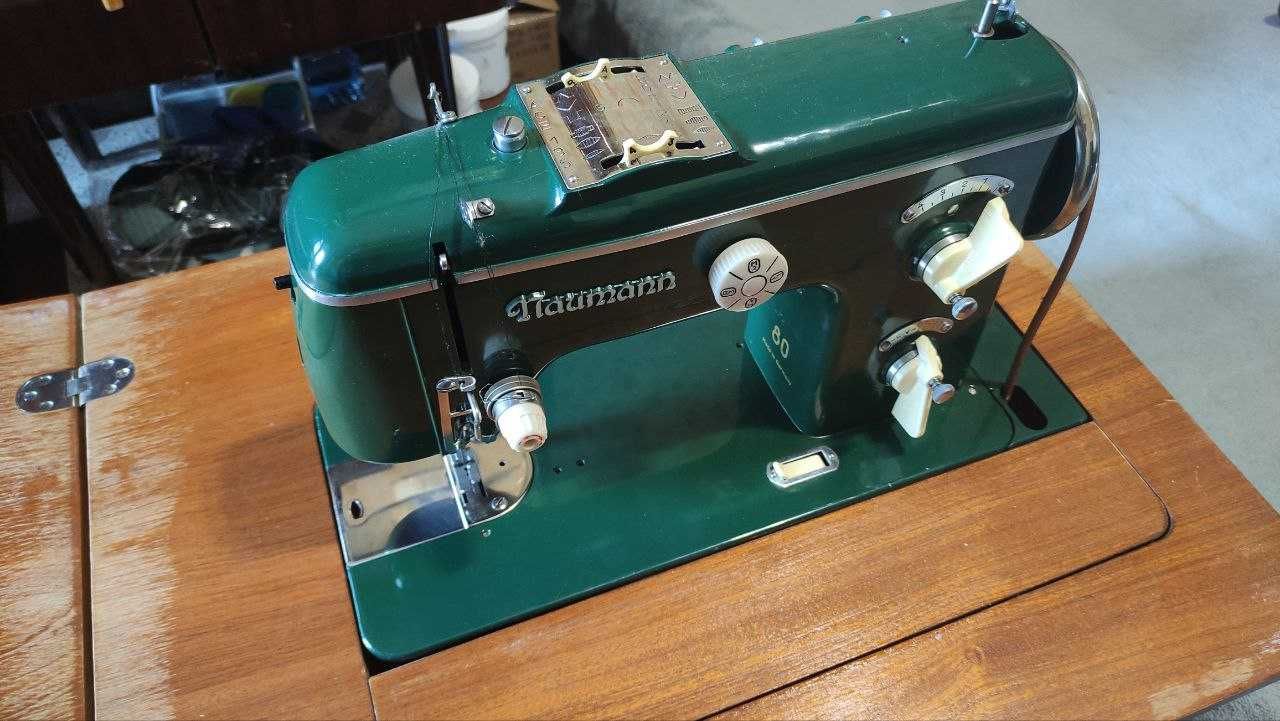 Немецкая швейная машинка Naumann 80 (Науман 80) с тумбой
