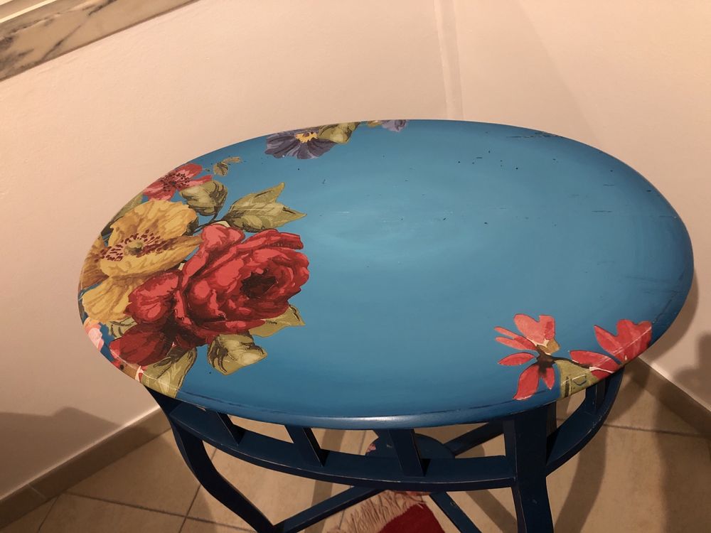 Mesa de apoio renovada