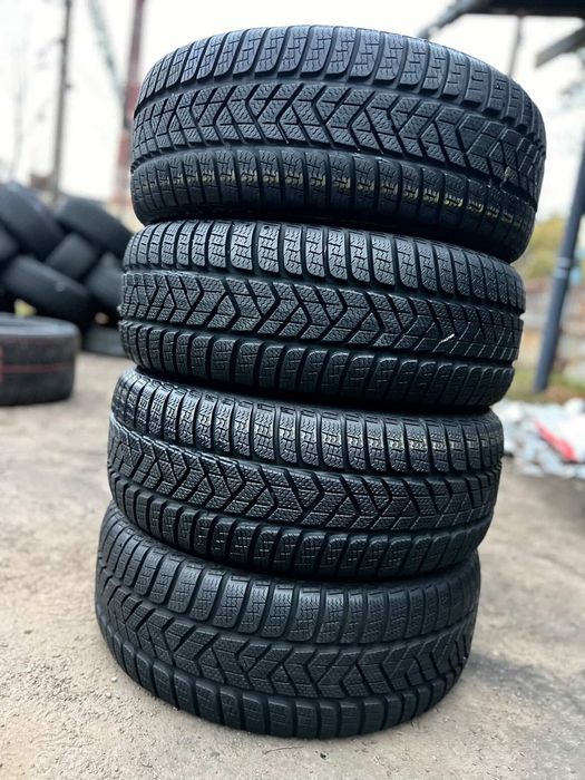 Резина зимова Pirelli 225/50 R17
