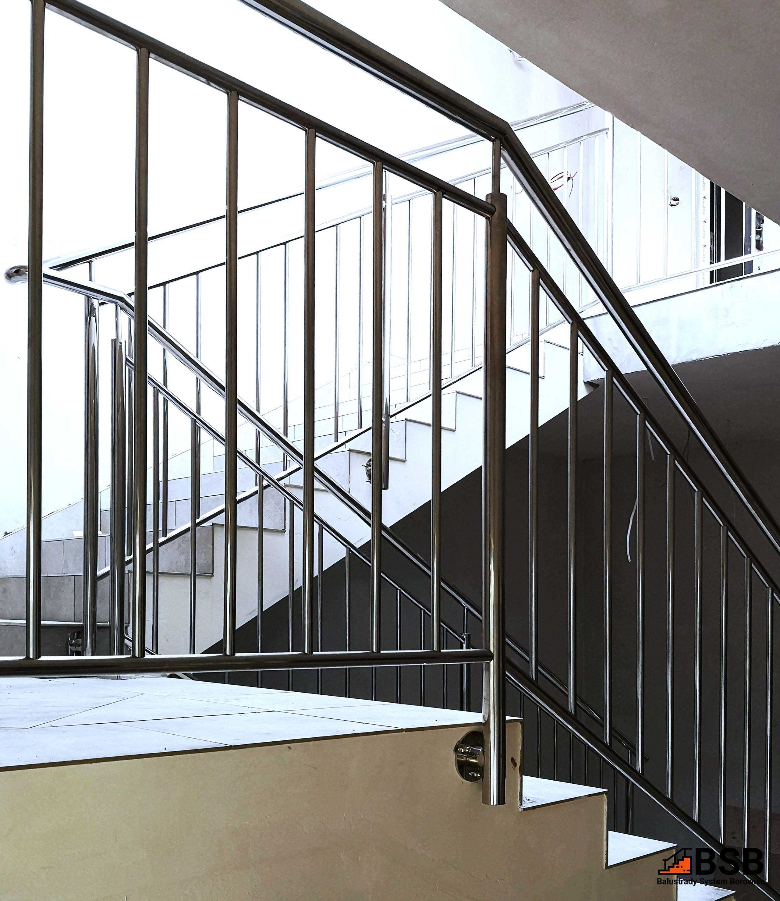 Klatki schodowe - balustrady nierdzewne | schody | pochwyty | poręcze
