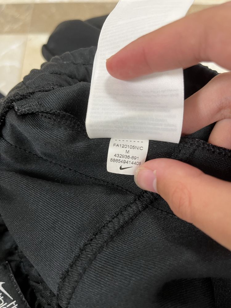 Широкі штани nike
