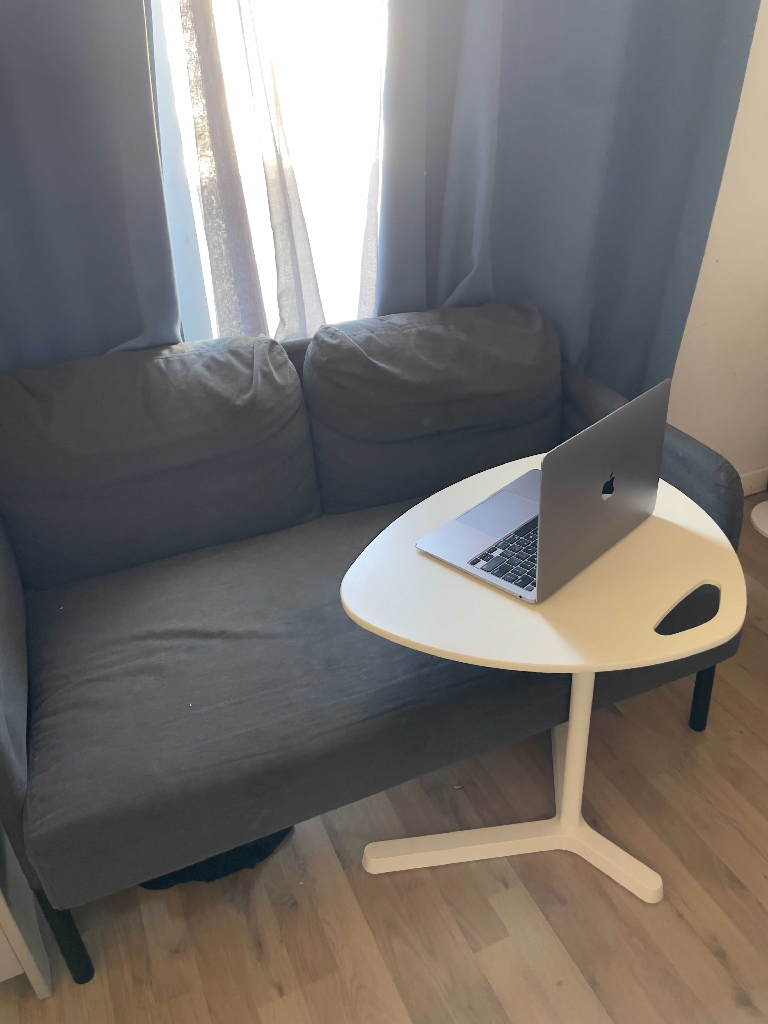 Mesa portátil IKEA para portátil ou leitura