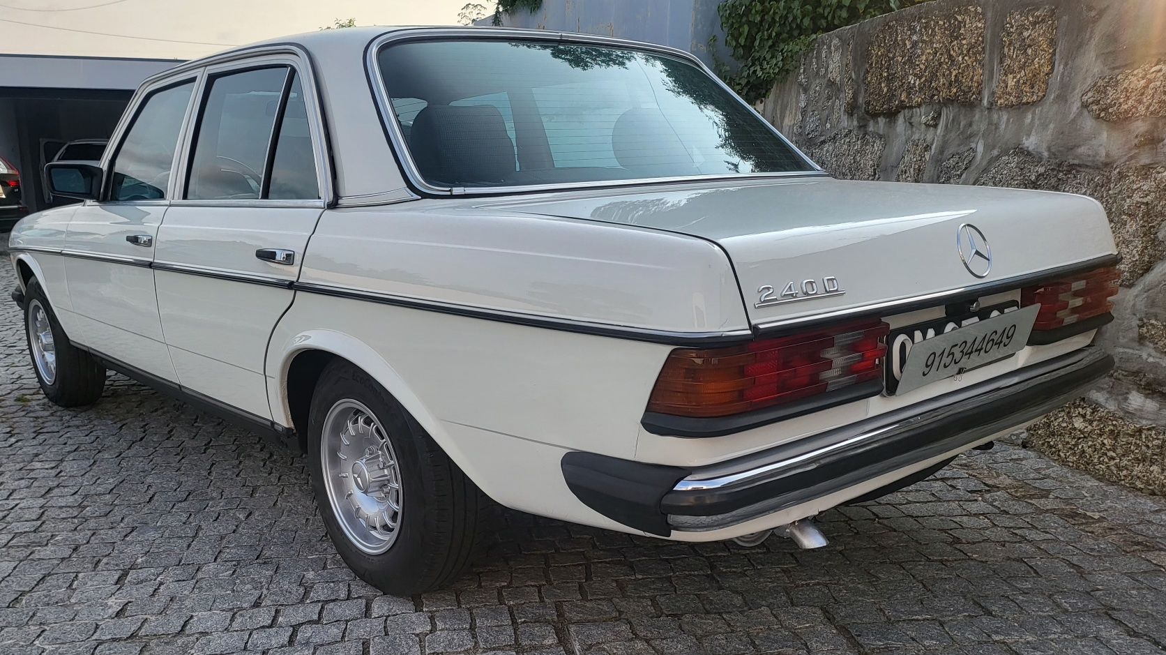 Mercedes-Benz 240D W123
