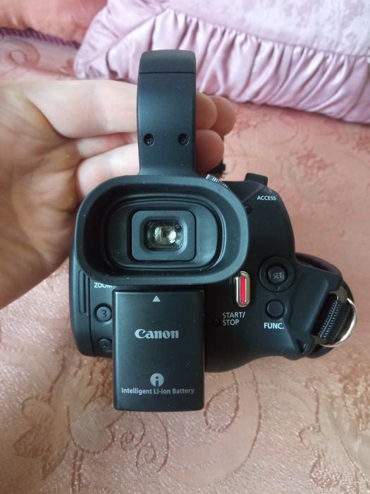 Відеокамера Canon XA20