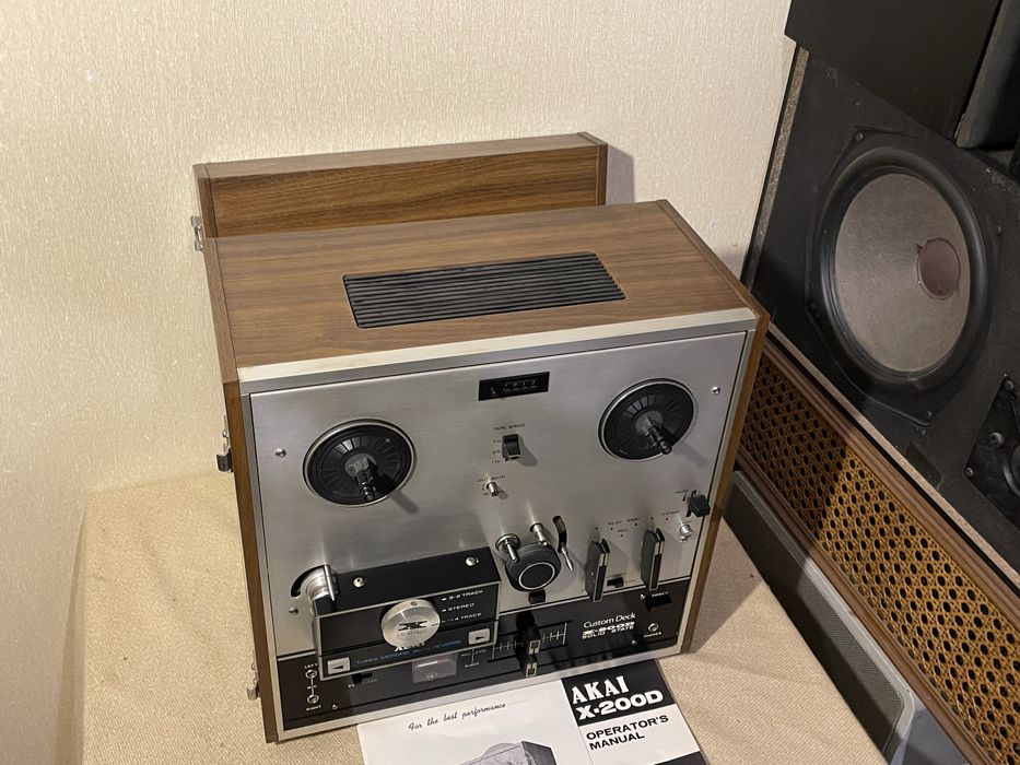 Катушечный магнитофон AKAI X-200D (3 мотора/реверс)