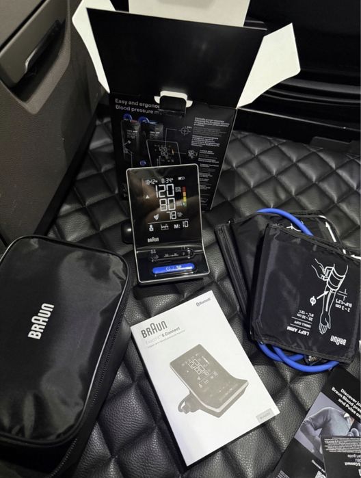 Profesjonalny Ciśnieniomierz Naramienny 2 Mankiety Bluetooth + Gratis