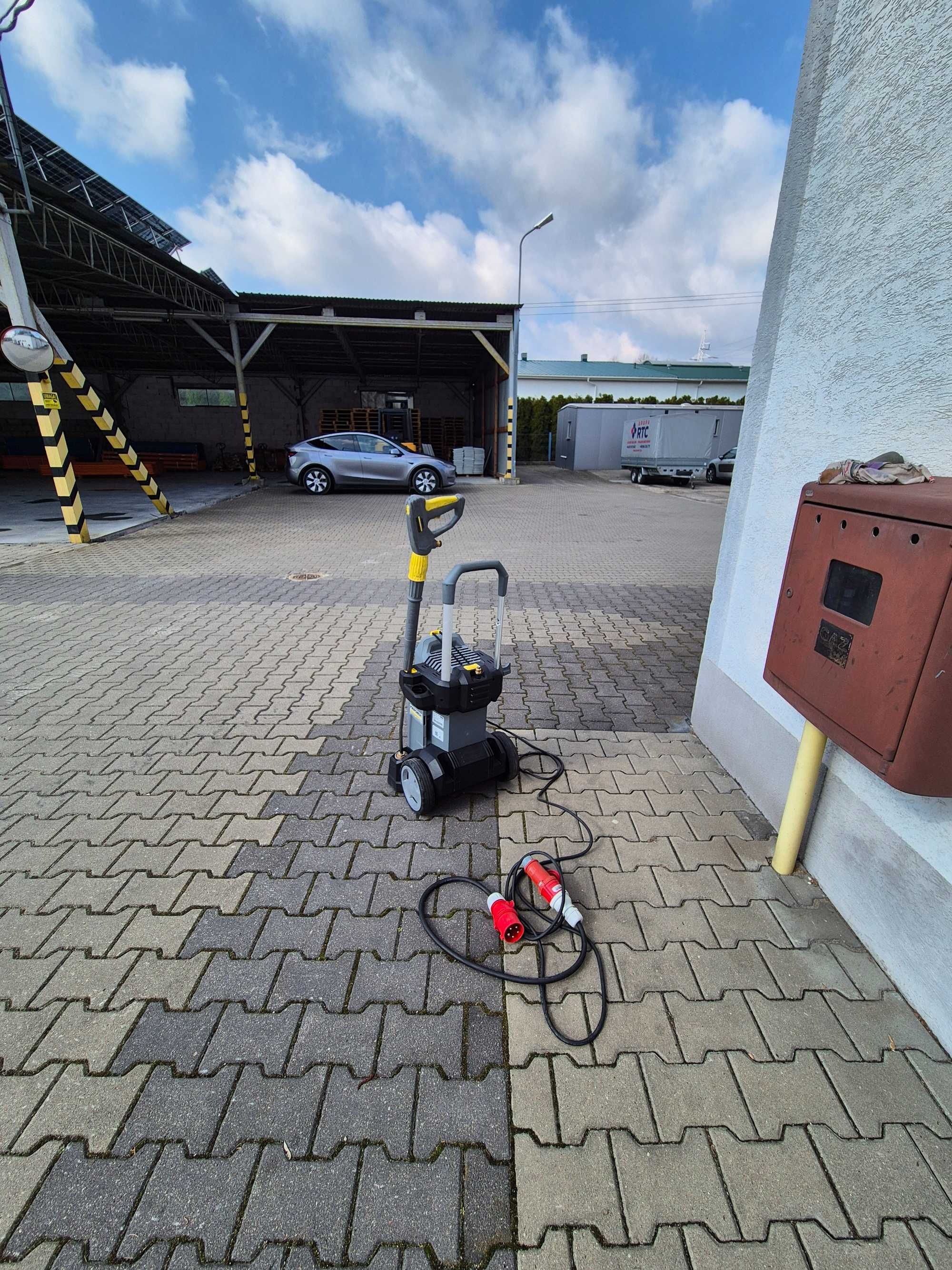 Profesjonalna myjka ciśnieniowa  Karcher HD 7/16 - 4M