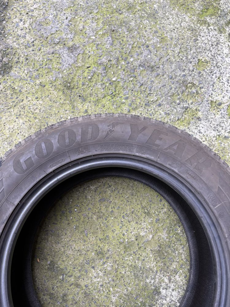 Good Year Efficientgrip SUV 4x4 225/65 R17