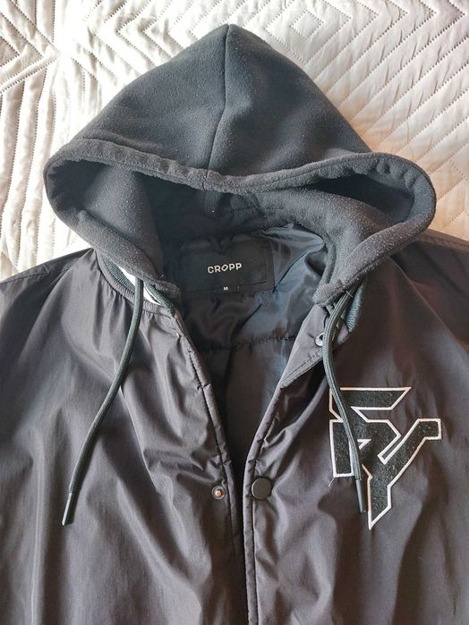 Kurtka ocieplana czarna przejściowa męska Cropp