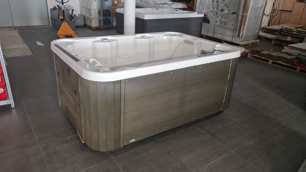 Jacuzzi Wanna Ogrodowa Aqua Via Spa