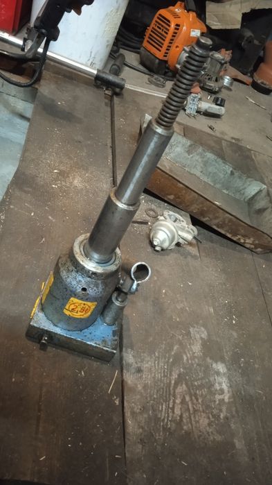 Lewarek 2,5T podnośnik hydrauliczny 2 stopniowy z PRL