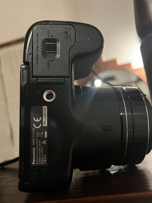Panasonic LUMIX DMC-FZ200