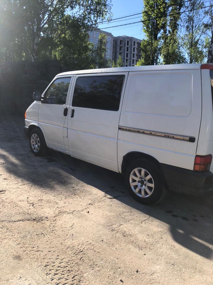 Продам  Volkswagen Transporter 4