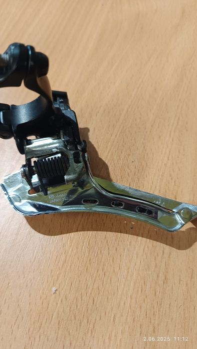 Przerzutka przednia szosowa Shimano 105