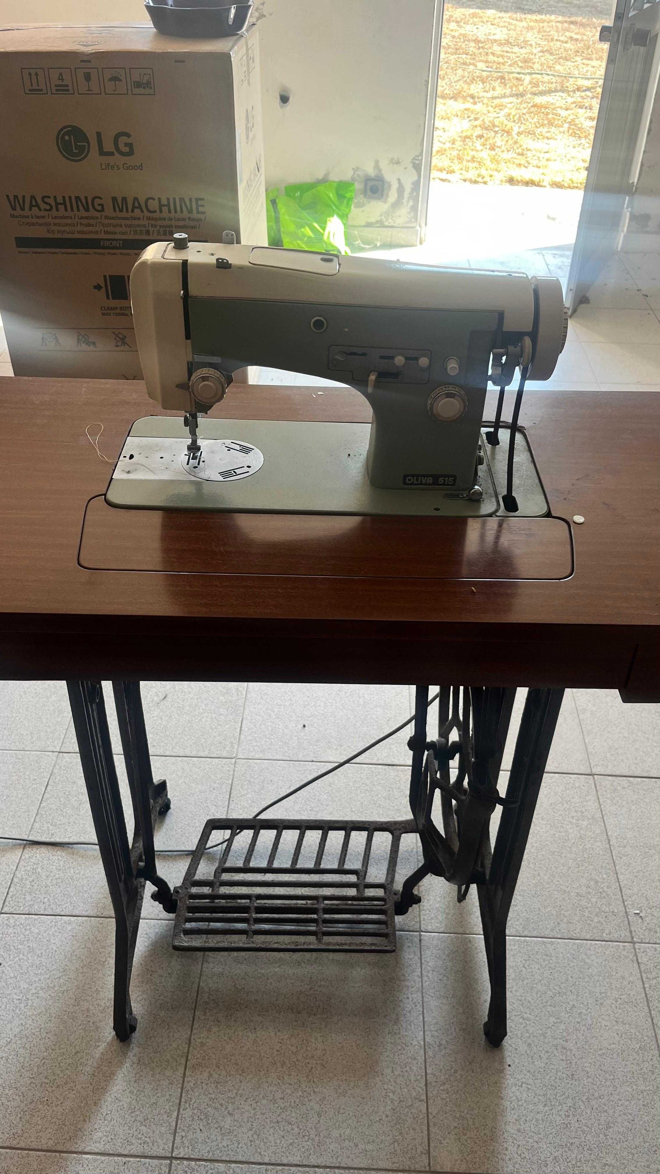 Máquina de Costura Oliva 515