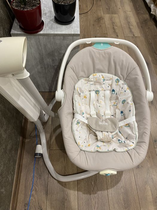 Крісло-гойдалка 2в1 Joie. Працює і від павера і від мережі