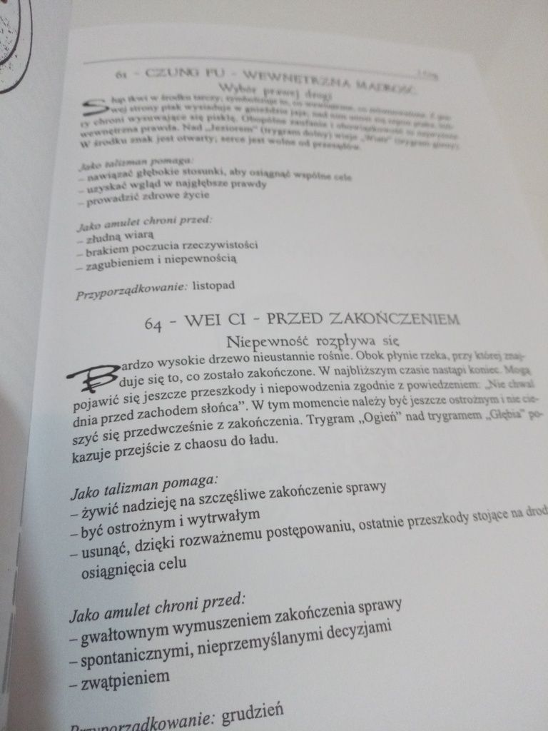 Talizmany i amulety - Felicitas H. Nelson