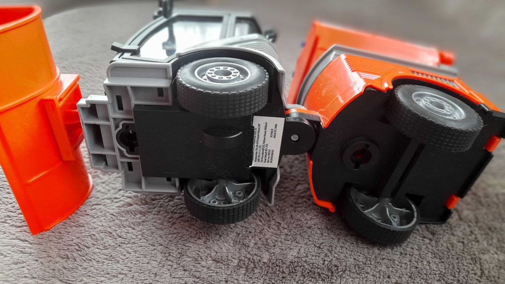 zabawka auto solarka z pługiem