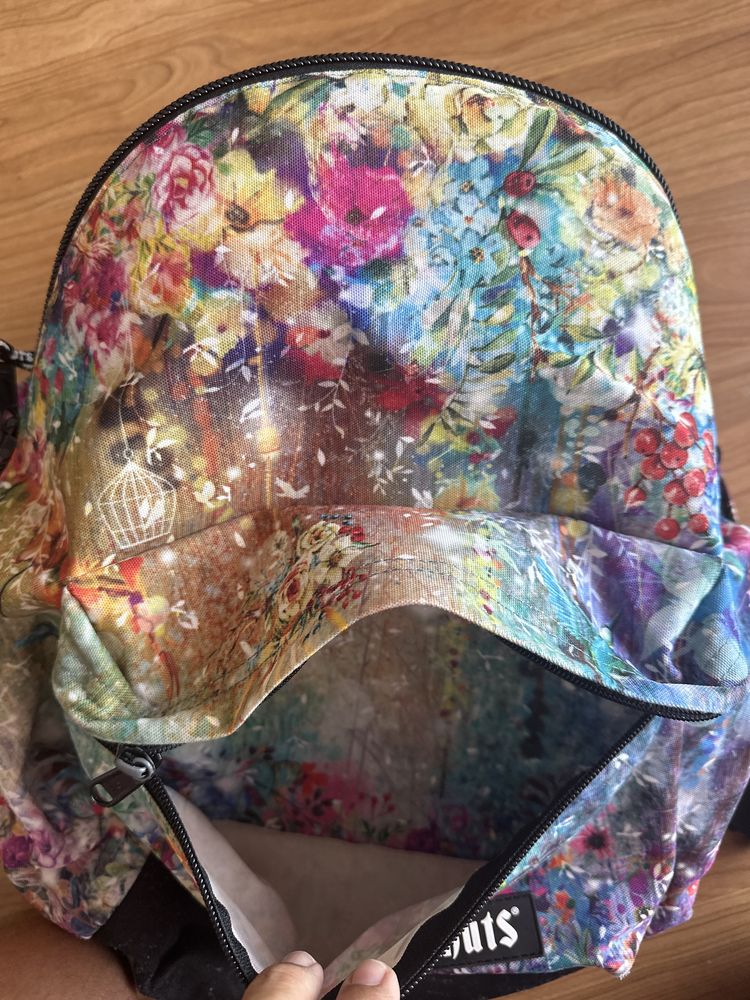 Mochila Ghuts.