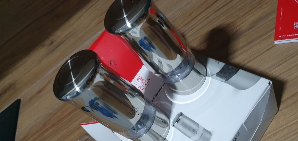 Zestaw młynków elektrycznych do soli i pieprzu Zeli Srebrny Peugeot

Z